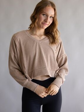 Simply Southern Taupe Ribbed V-Neck Cropped Top L